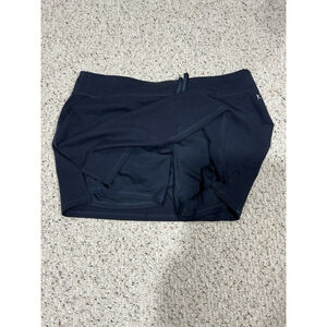 Woman’s Danskin Now 4x 22w-28w Navy Skort